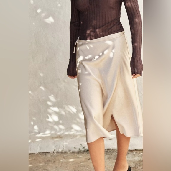 🔥🔥Zara satin Midi wrap Skirt - Picture 1 of 7